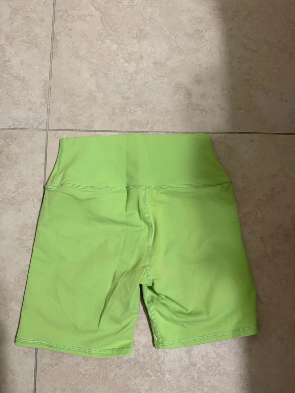 Alo Yoga Small Green Biker Shorts. 🌴⚡️